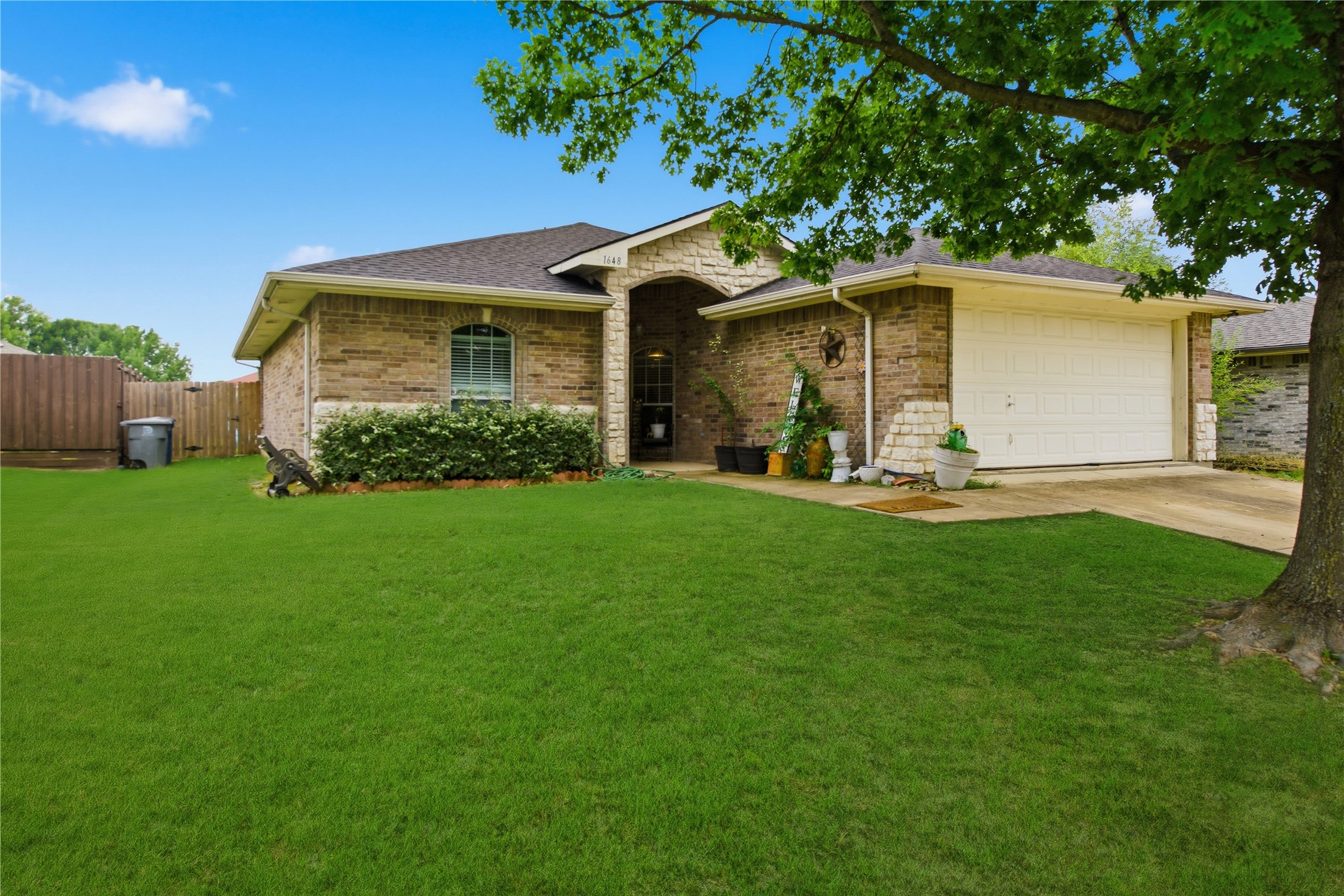 1648 Tampa Bay Drive Dallas TX 75217