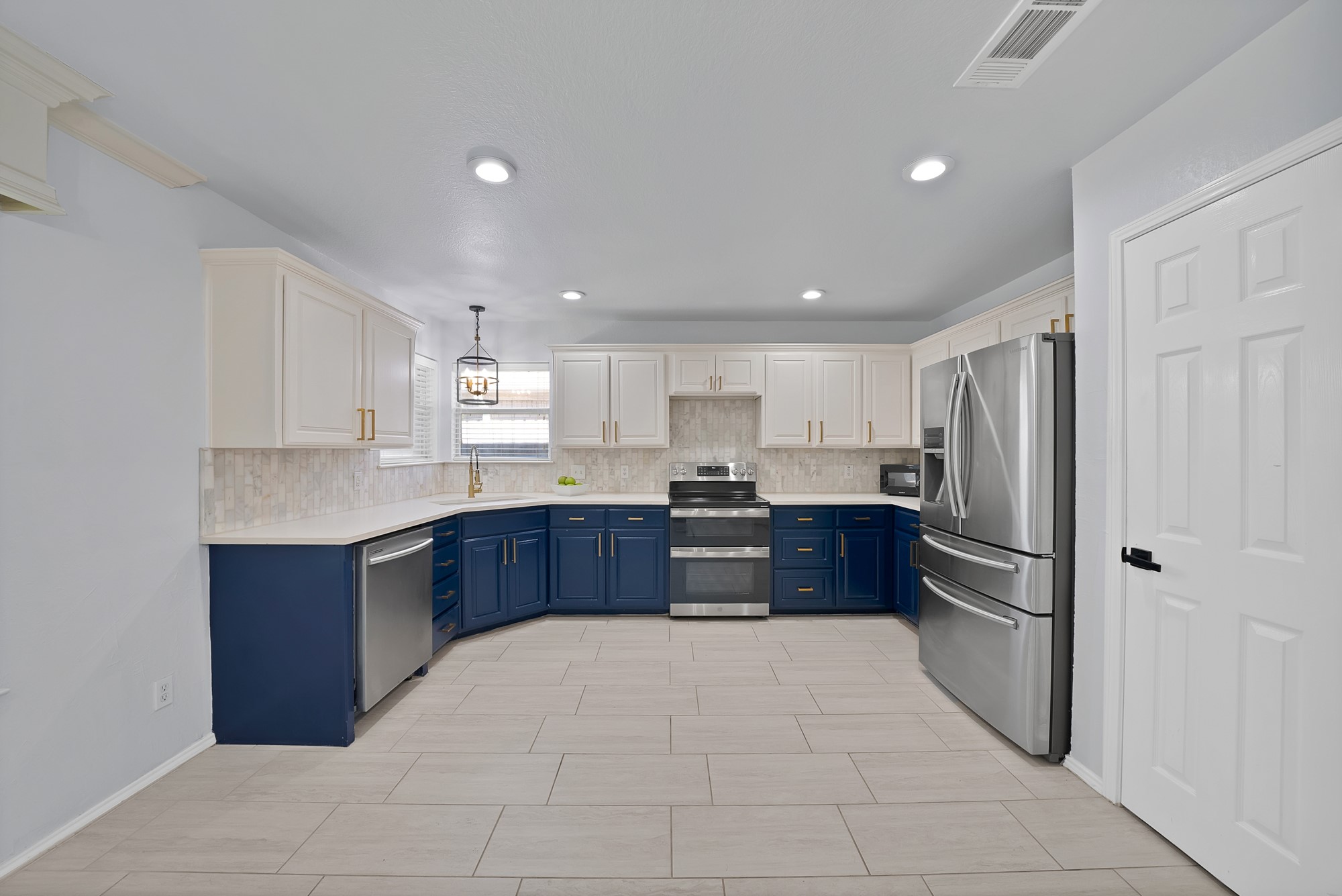717 Ridgehill Drive Burleson TX 76028