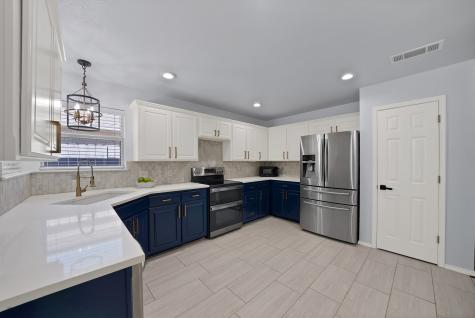 717 Ridgehill Drive Burleson TX 76028
