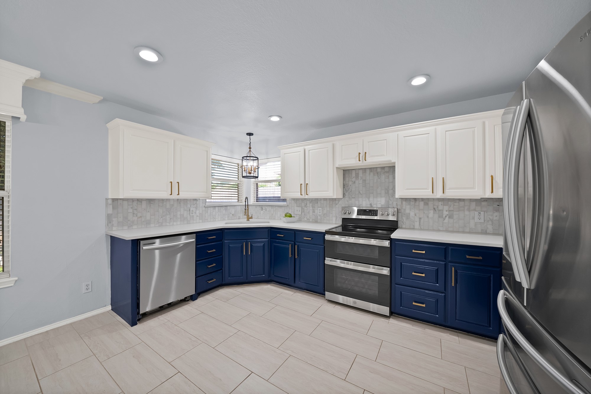 717 Ridgehill Drive Burleson TX 76028