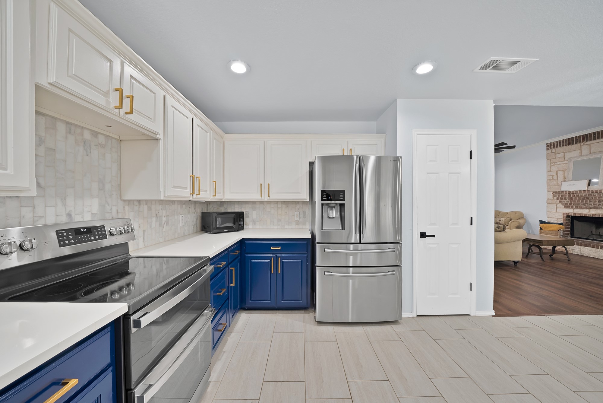 717 Ridgehill Drive Burleson TX 76028