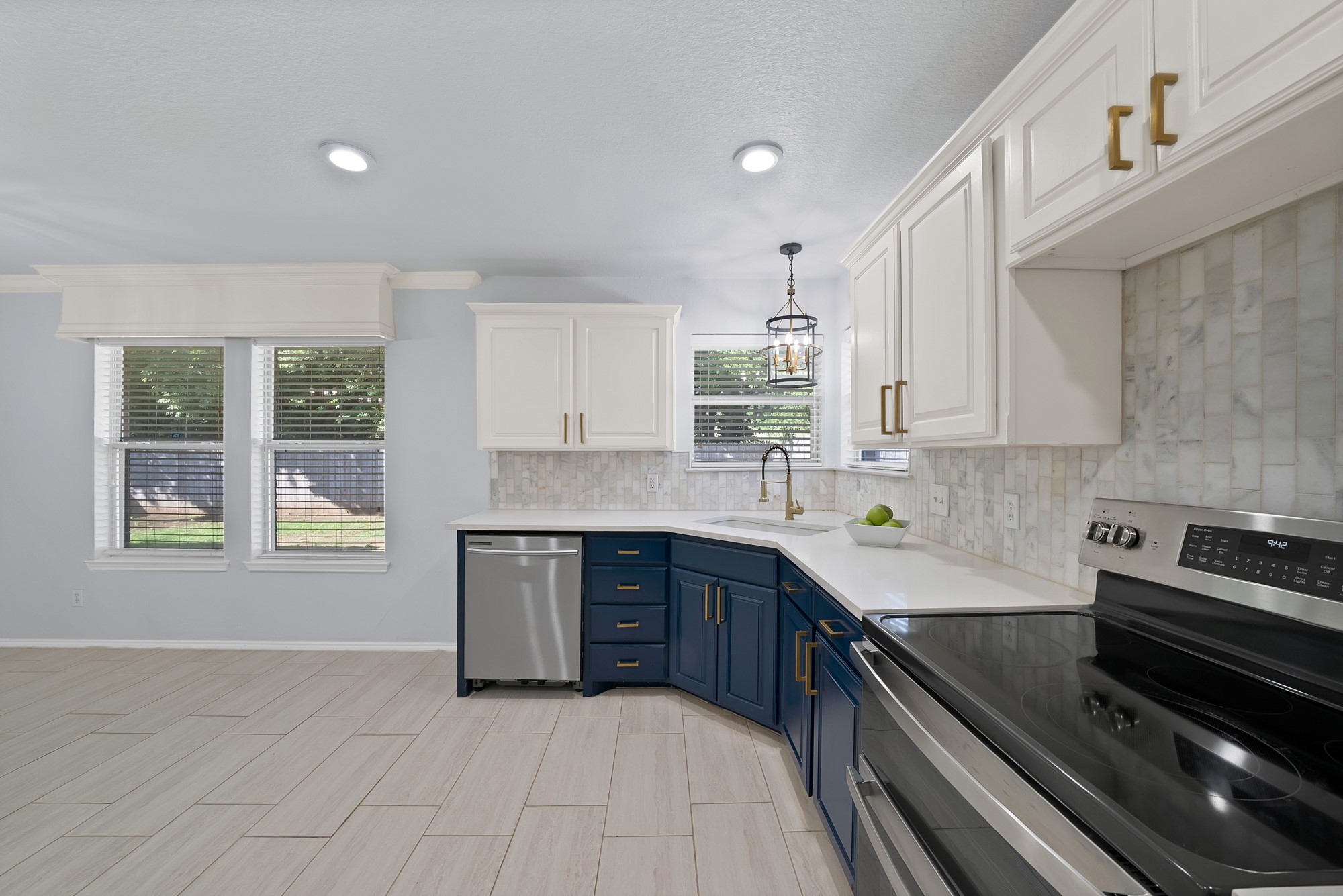717 Ridgehill Drive Burleson TX 76028