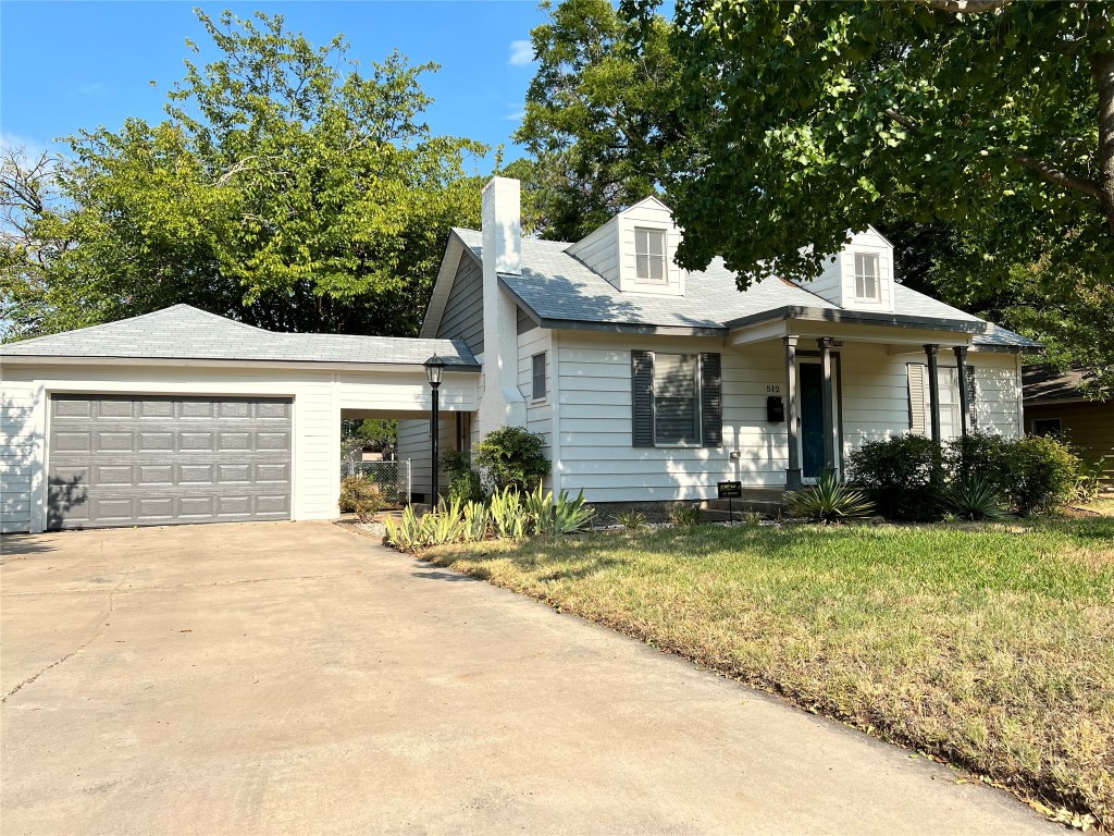 512 Frontier Street River Oaks TX 76114