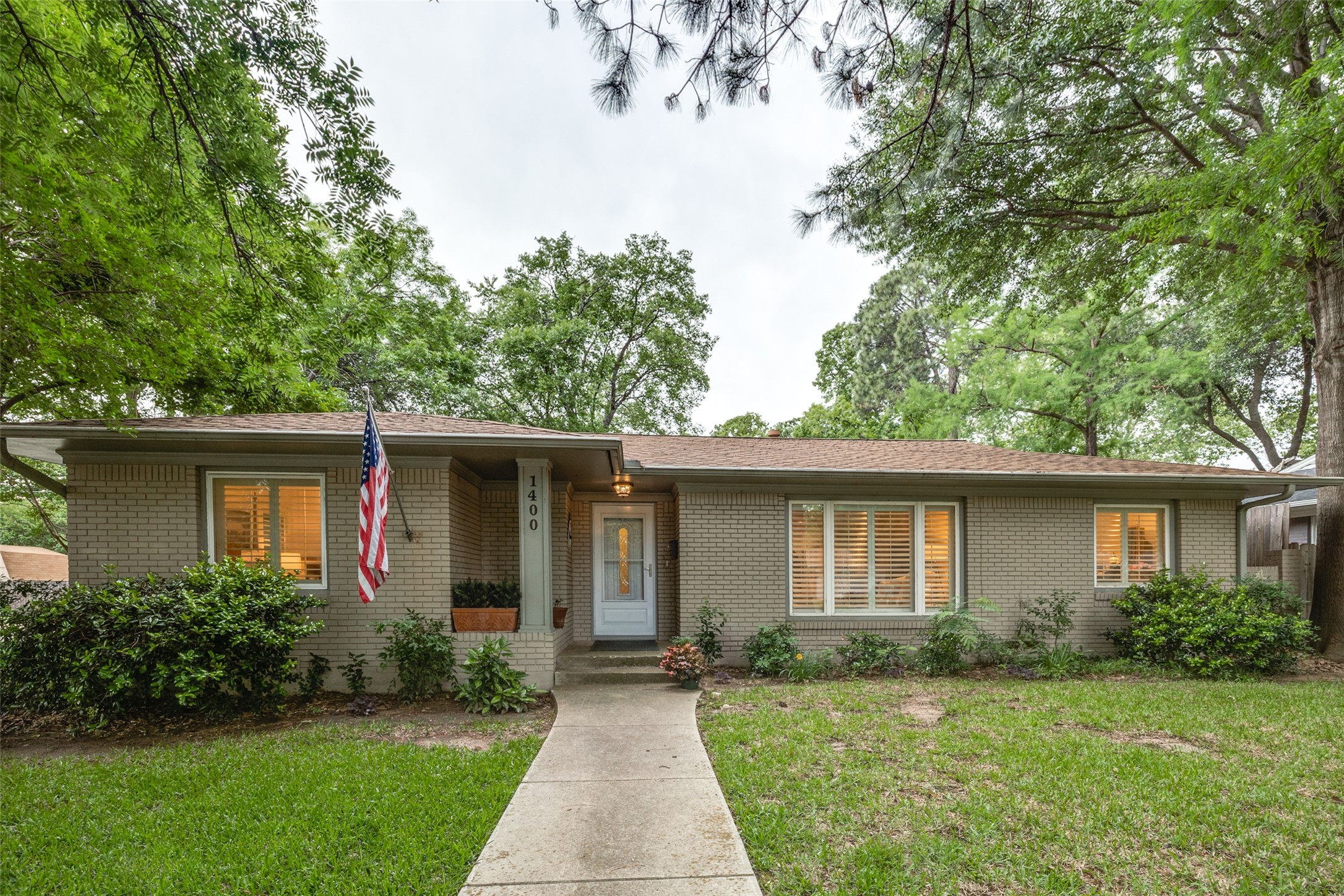 1400 W Tucker Boulevard Arlington TX 76013