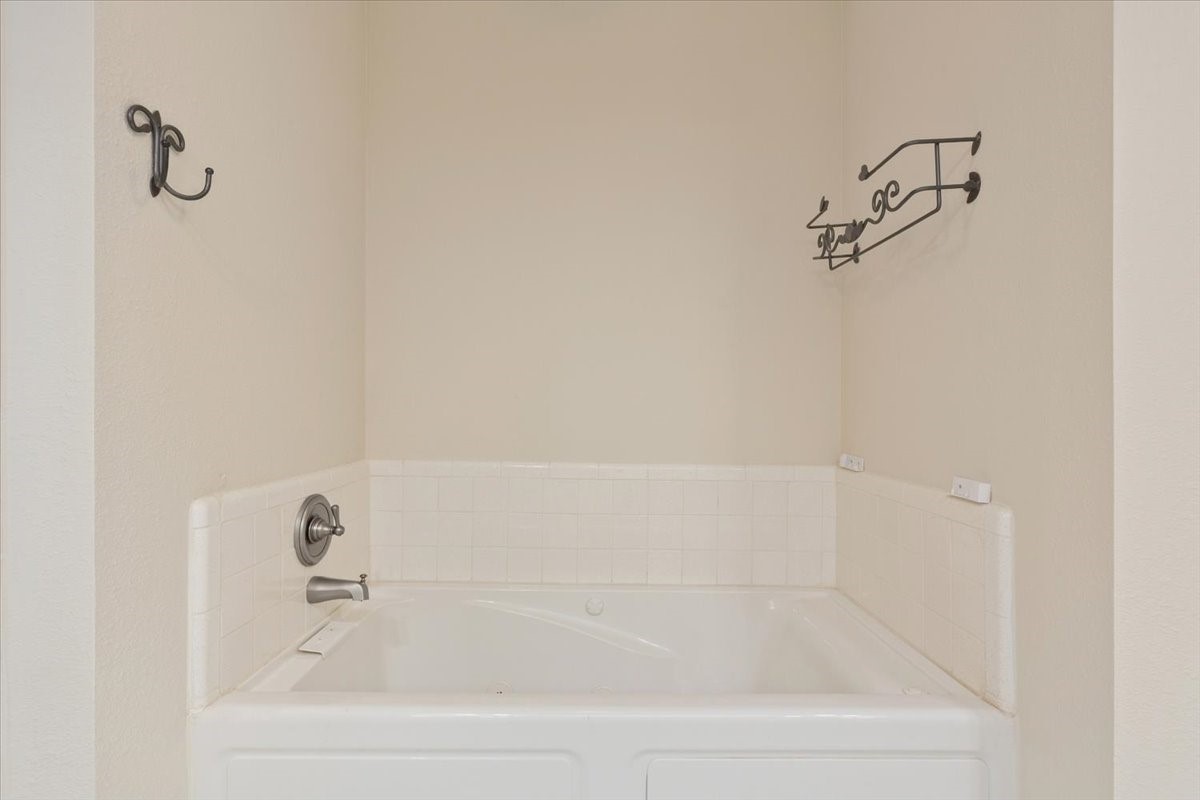 120 Wooded Crest Drive Woodway TX 76712
