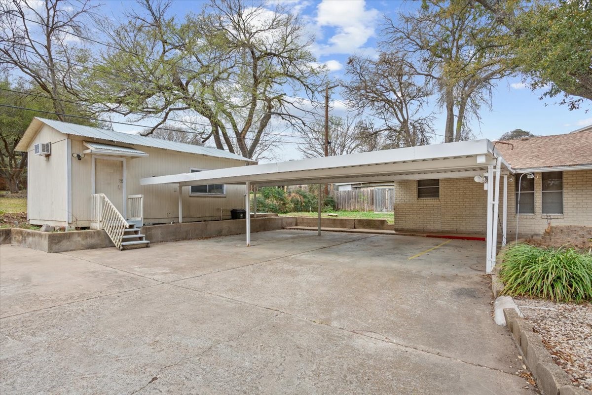 120 Wooded Crest Drive Woodway TX 76712