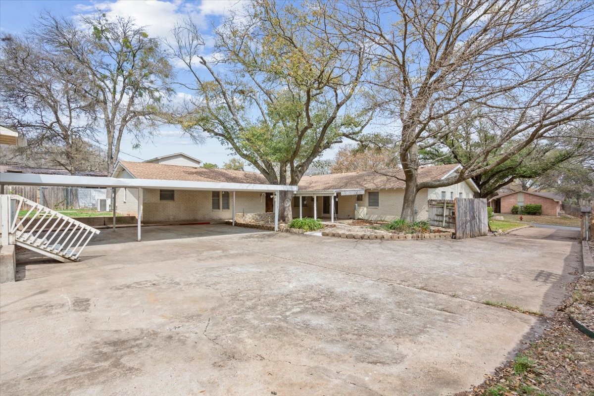 120 Wooded Crest Drive Woodway TX 76712