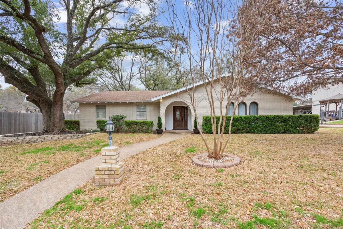 120 Wooded Crest Drive Woodway TX 76712