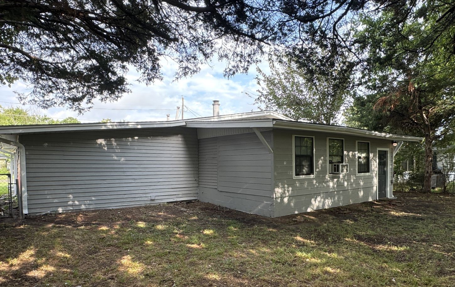 2312 N Shannon Street Sherman TX 75092