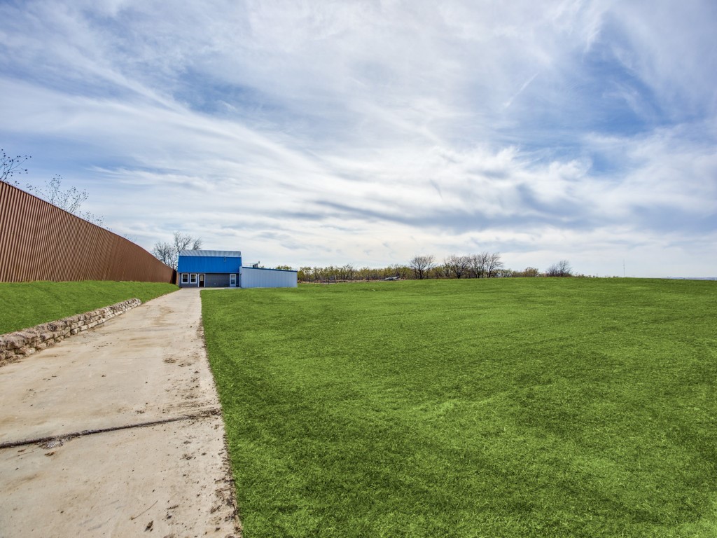 297 E College Street Gunter TX 75058
