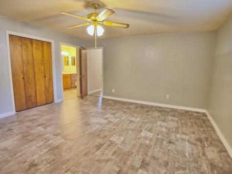 933 N Main Street Muenster TX 76252