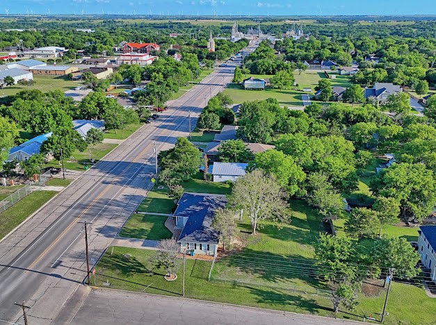 933 N Main Street Muenster TX 76252