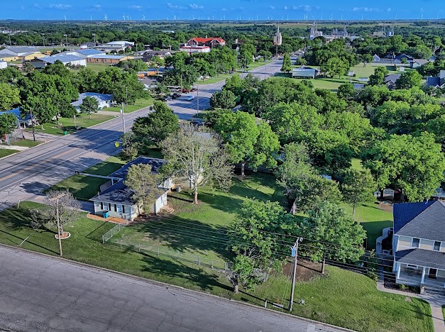 933 N Main Street Muenster TX 76252
