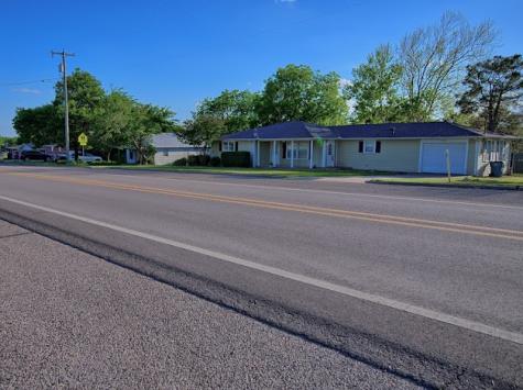 933 N Main Street Muenster TX 76252