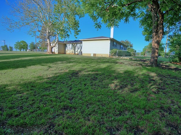 933 N Main Street Muenster TX 76252