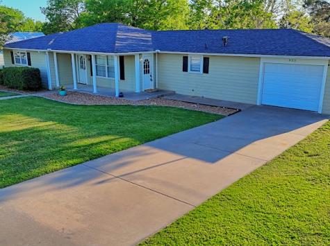 933 N Main Street Muenster TX 76252