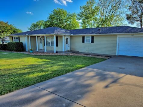 933 N Main Street Muenster TX 76252