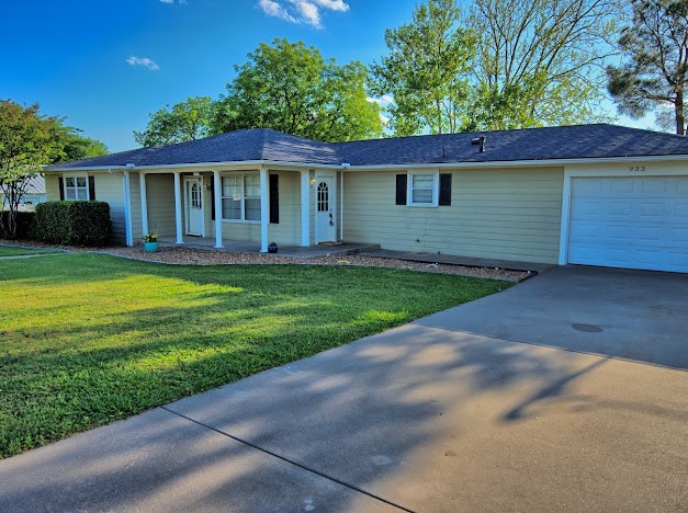 933 N Main Street Muenster TX 76252