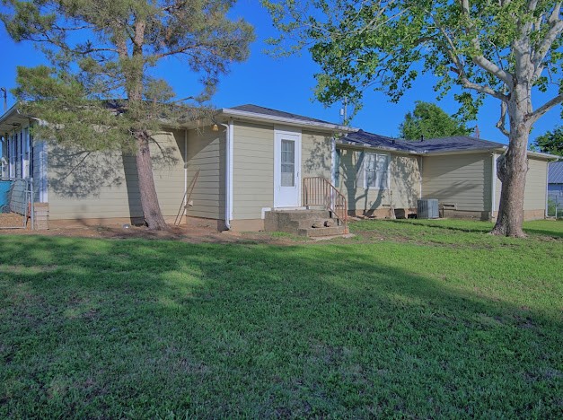 933 N Main Street Muenster TX 76252
