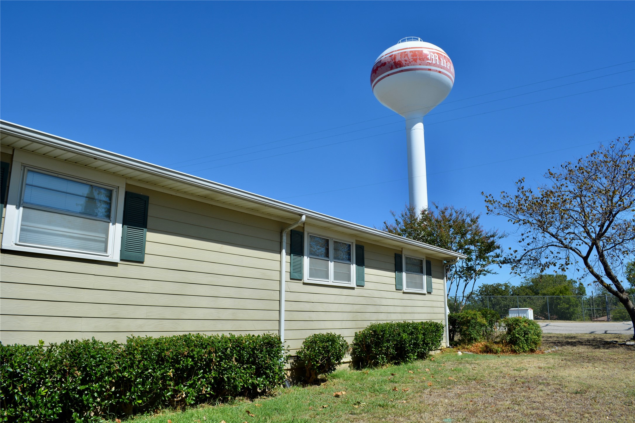 933 N Main Street Muenster TX 76252