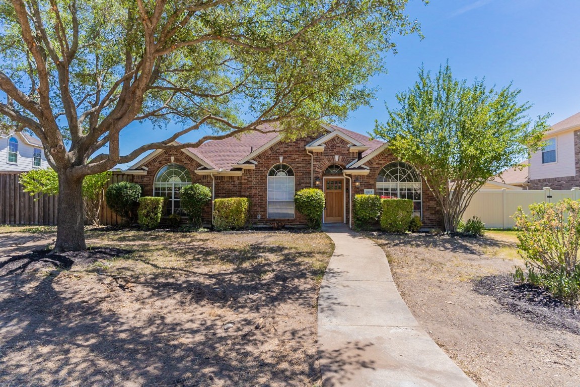 308 Dashing Creek Drive Desoto TX 75115