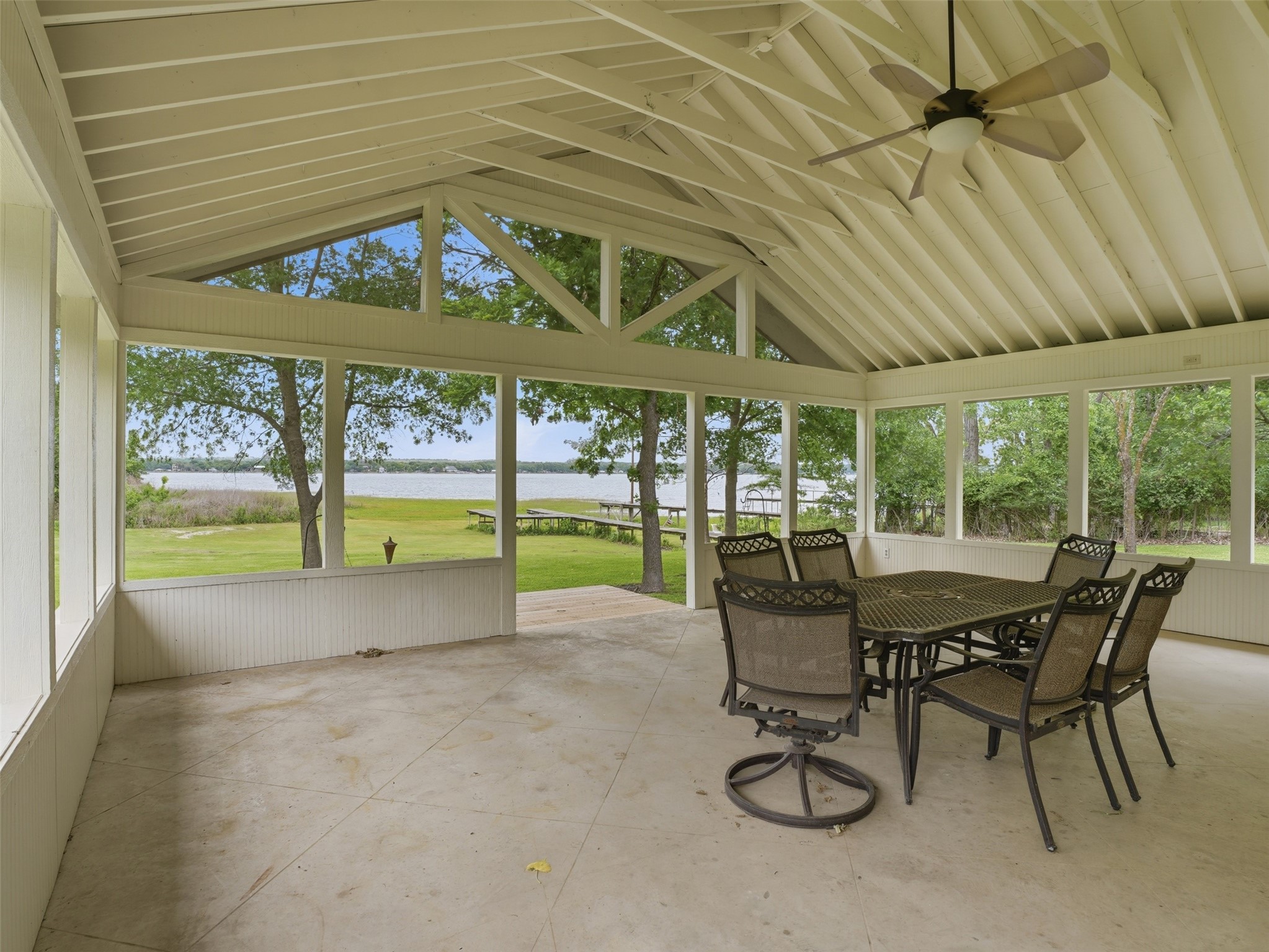 542 W Lake Drive Weatherford TX 76087