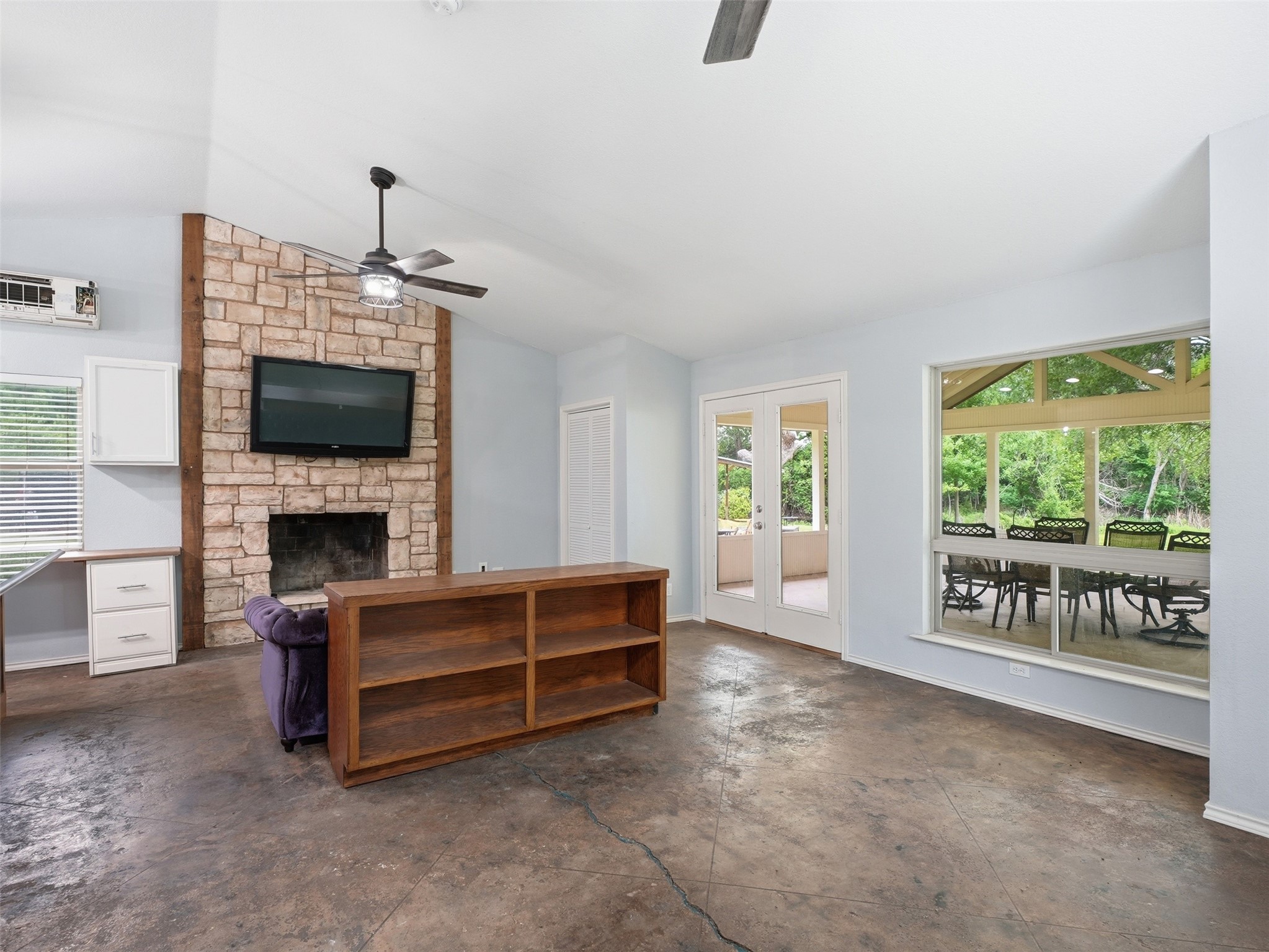 542 W Lake Drive Weatherford TX 76087