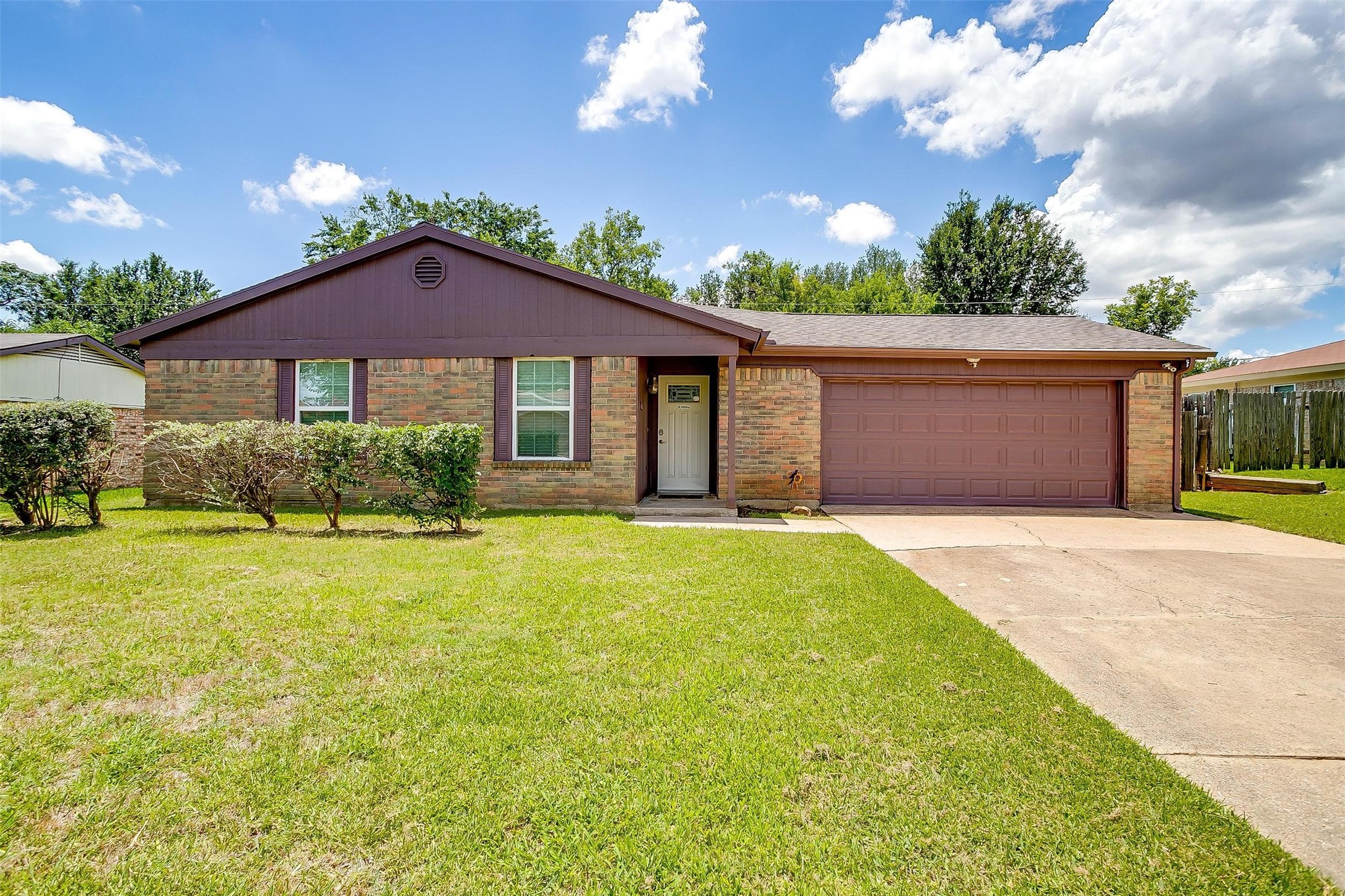 306 Hallmark Drive Arlington TX 76011