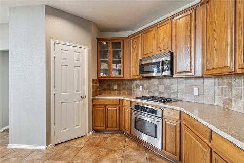 1756 Hidden Brook Drive Grand Prairie TX 75050