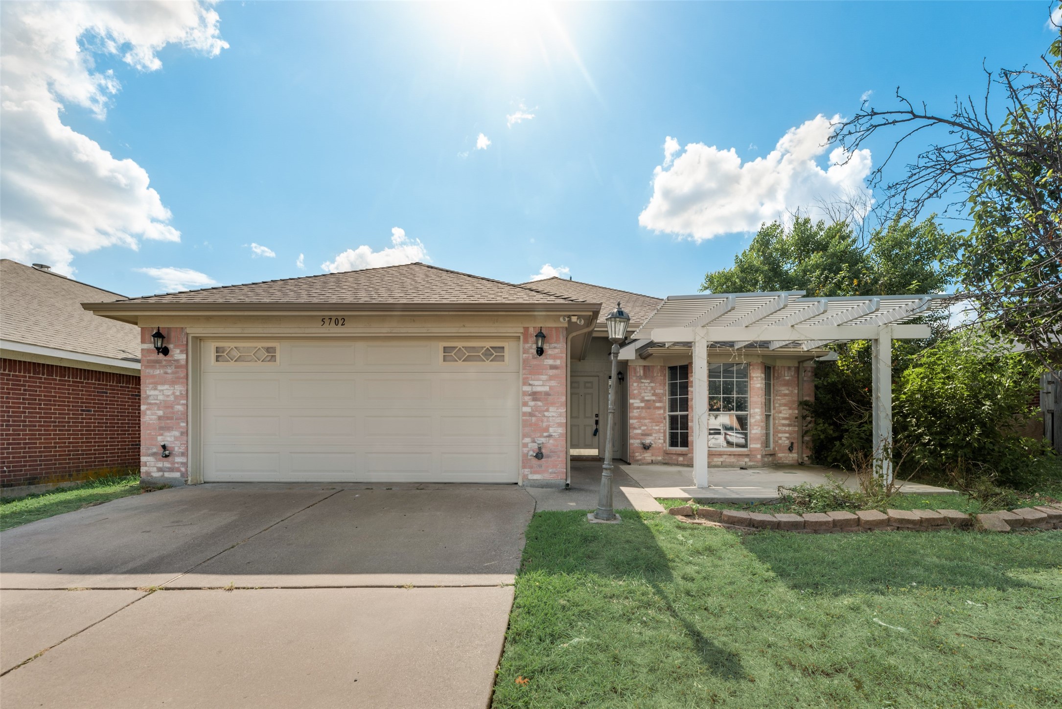 5702 Creekridge Drive Arlington TX 76018