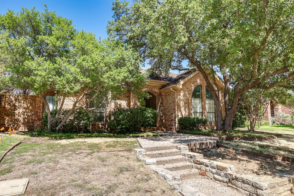 1813 Crockett Circle Irving TX 75038