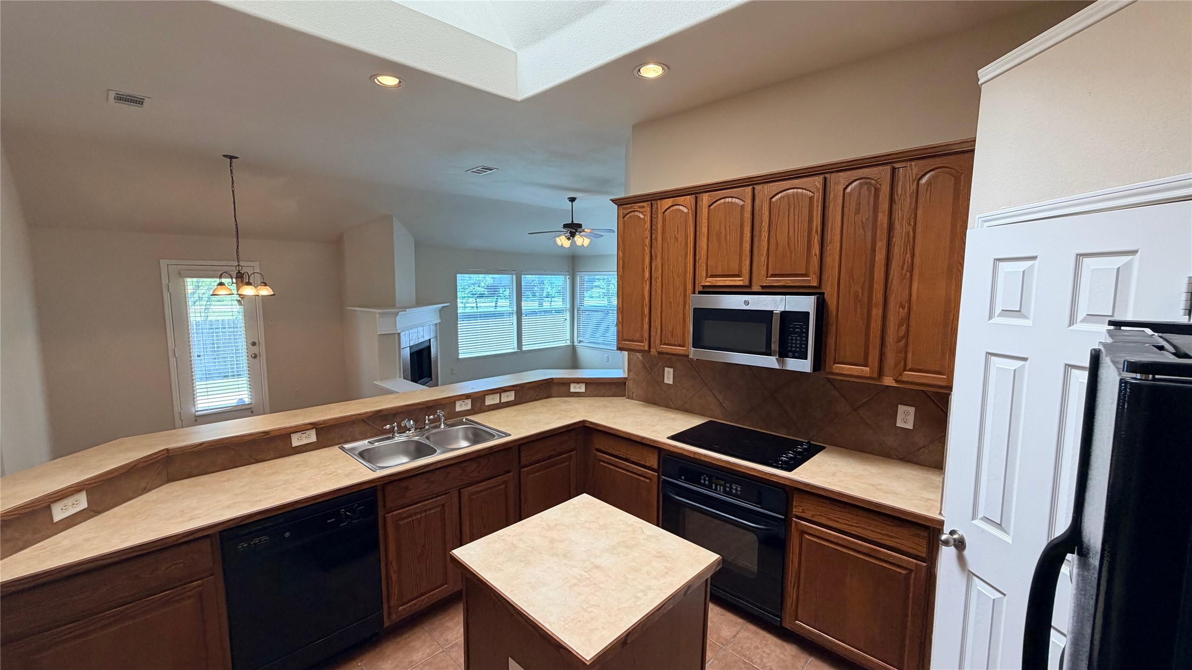 4805 Summer Oaks Lane Fort Worth TX 76123