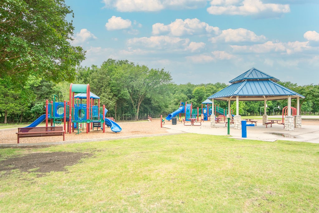 1811 Saint Johns Avenue Allen TX 75002