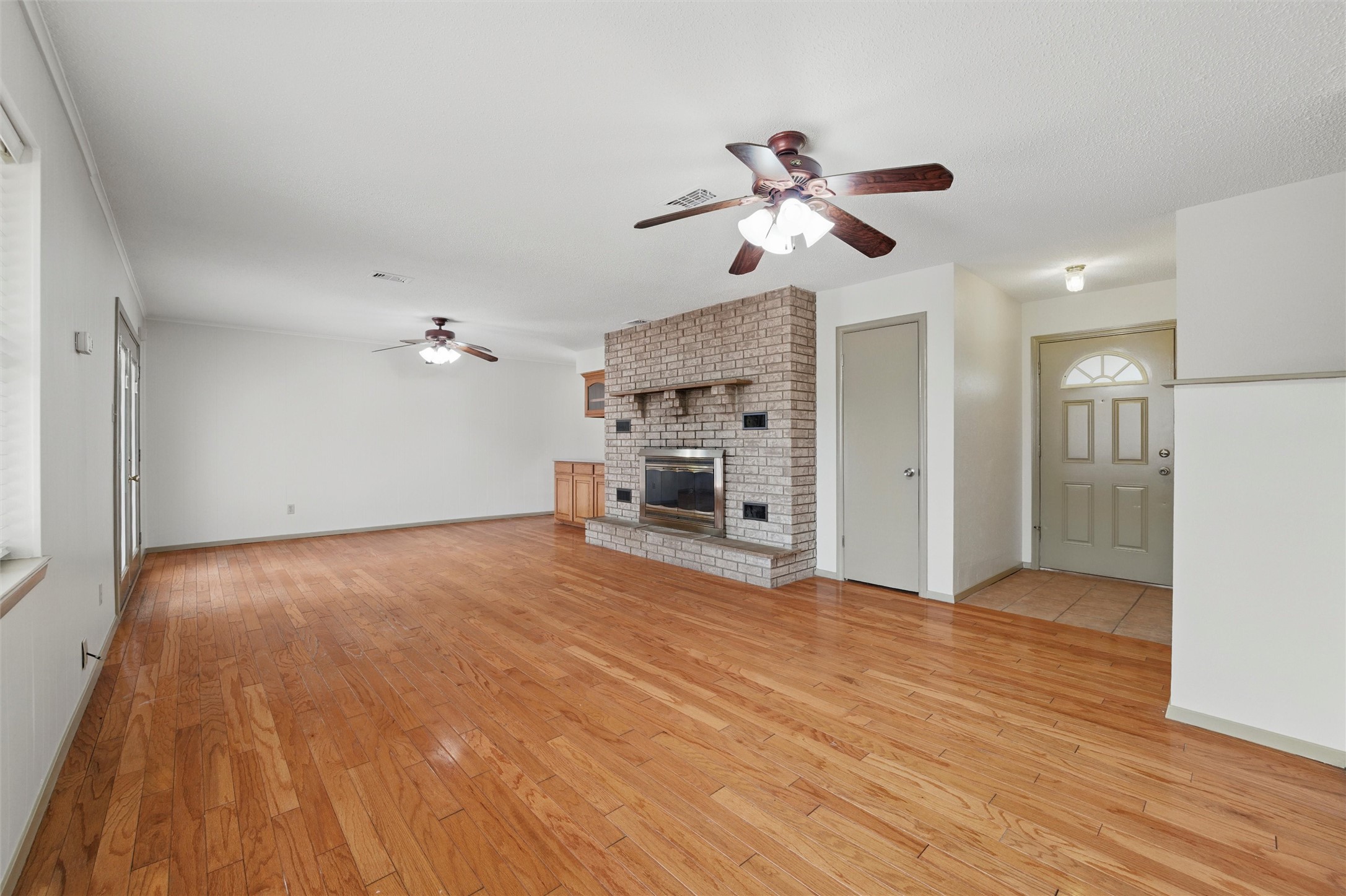 1801 Tyler Avenue Euless TX 76040