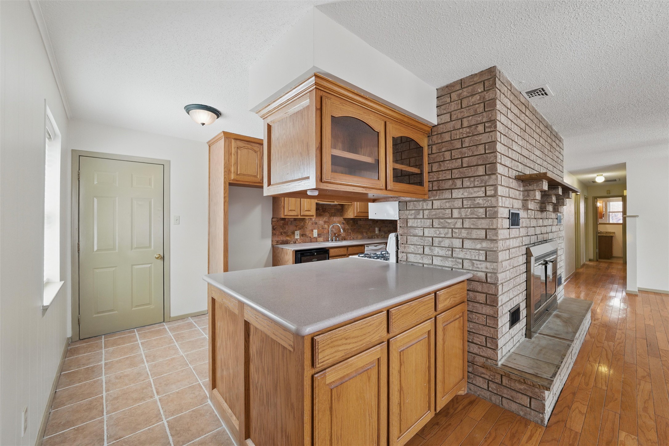 1801 Tyler Avenue Euless TX 76040