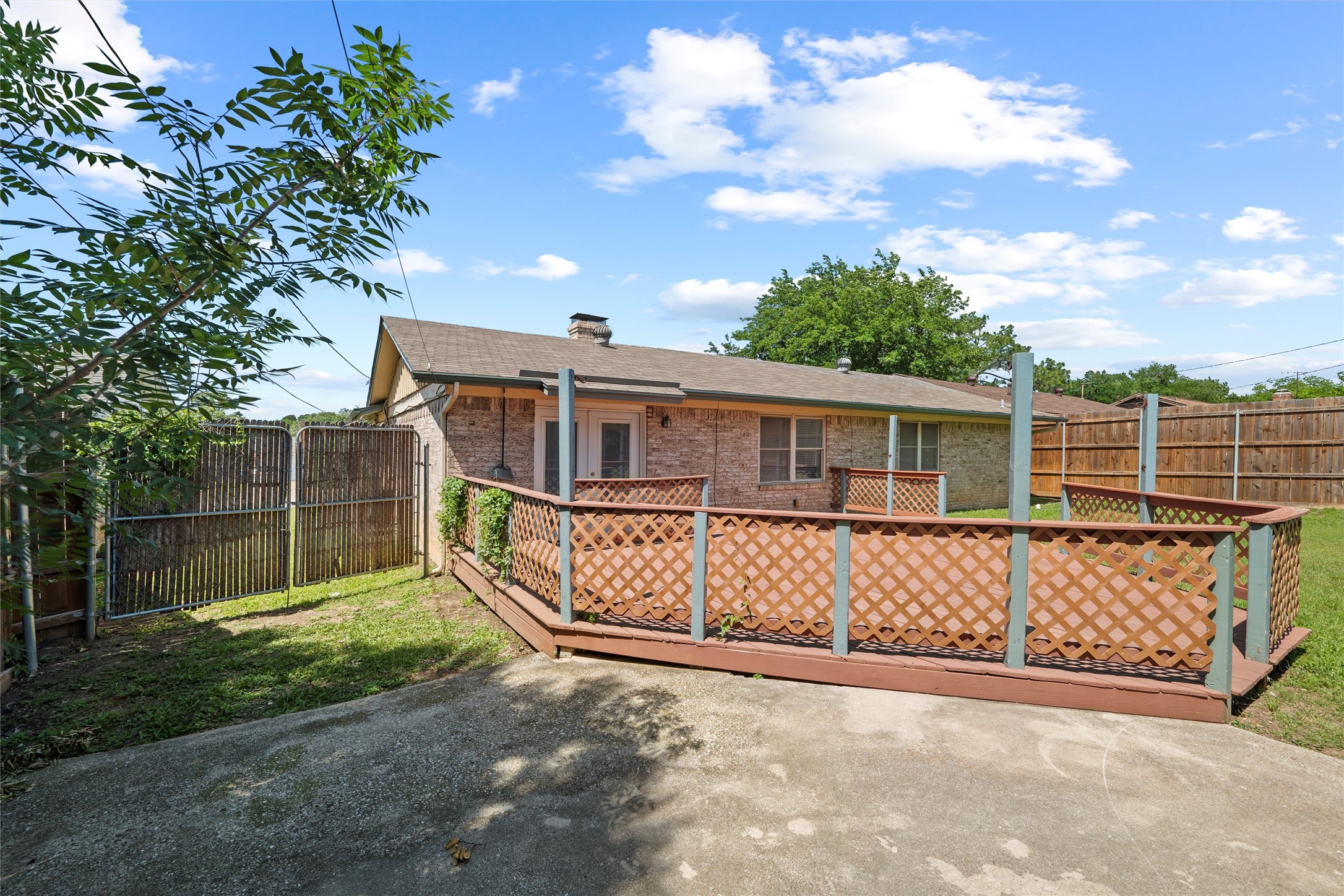 1801 Tyler Avenue Euless TX 76040