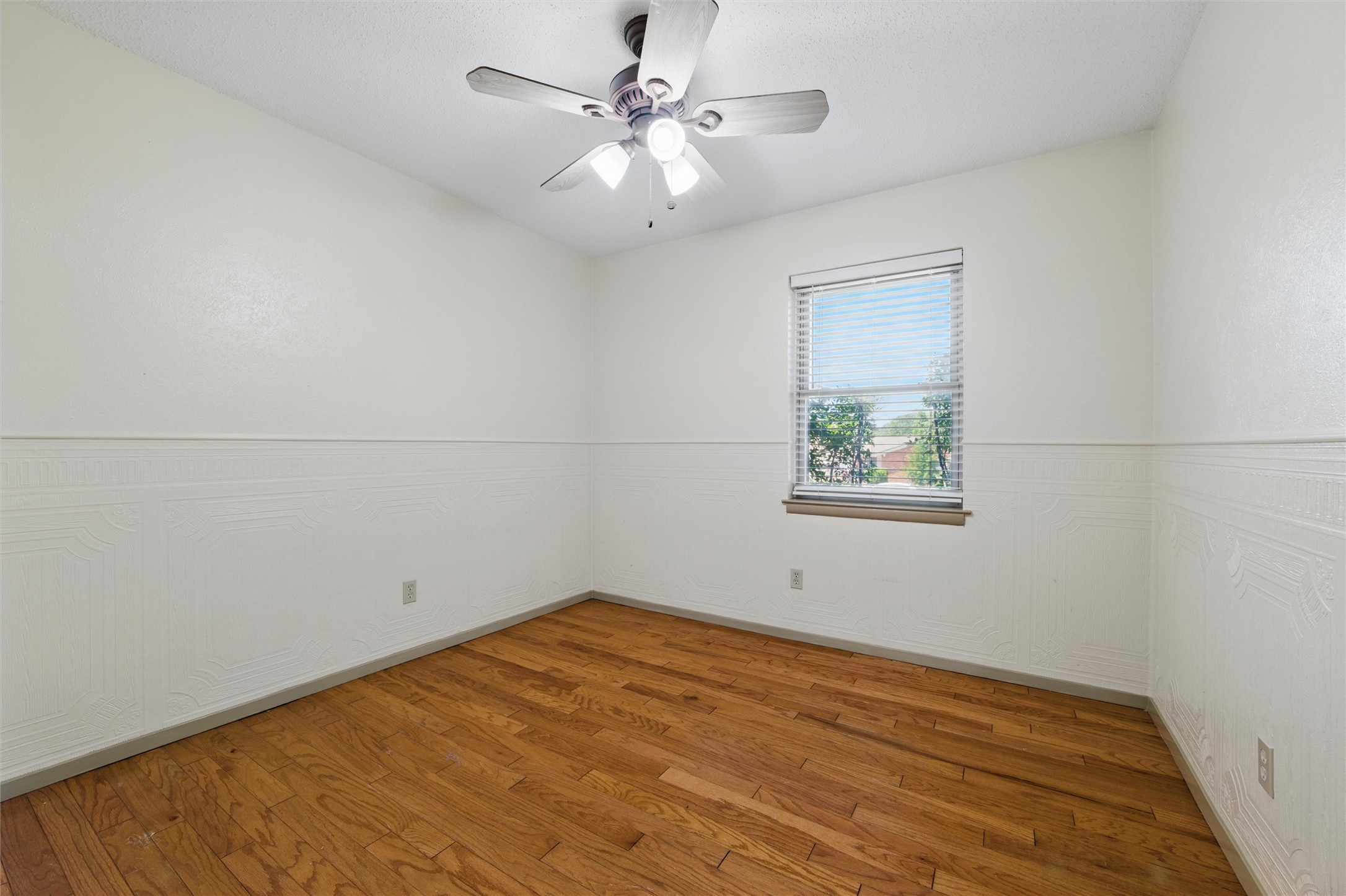 1801 Tyler Avenue Euless TX 76040