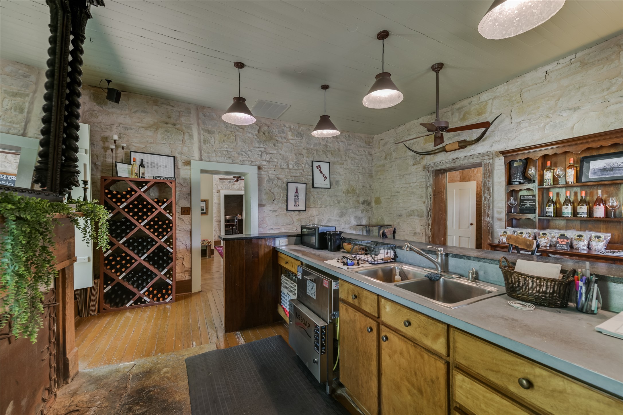 802 S Austin Street Comanche TX 76442