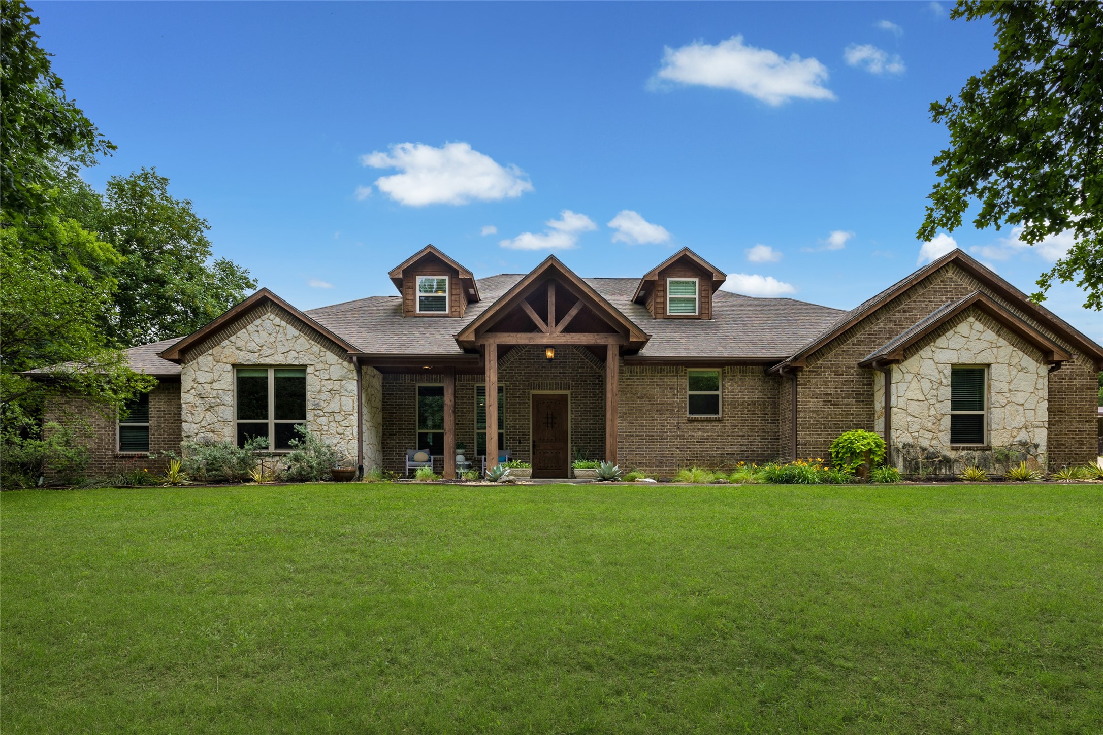 247 River Bend Trail Combine TX 75159
