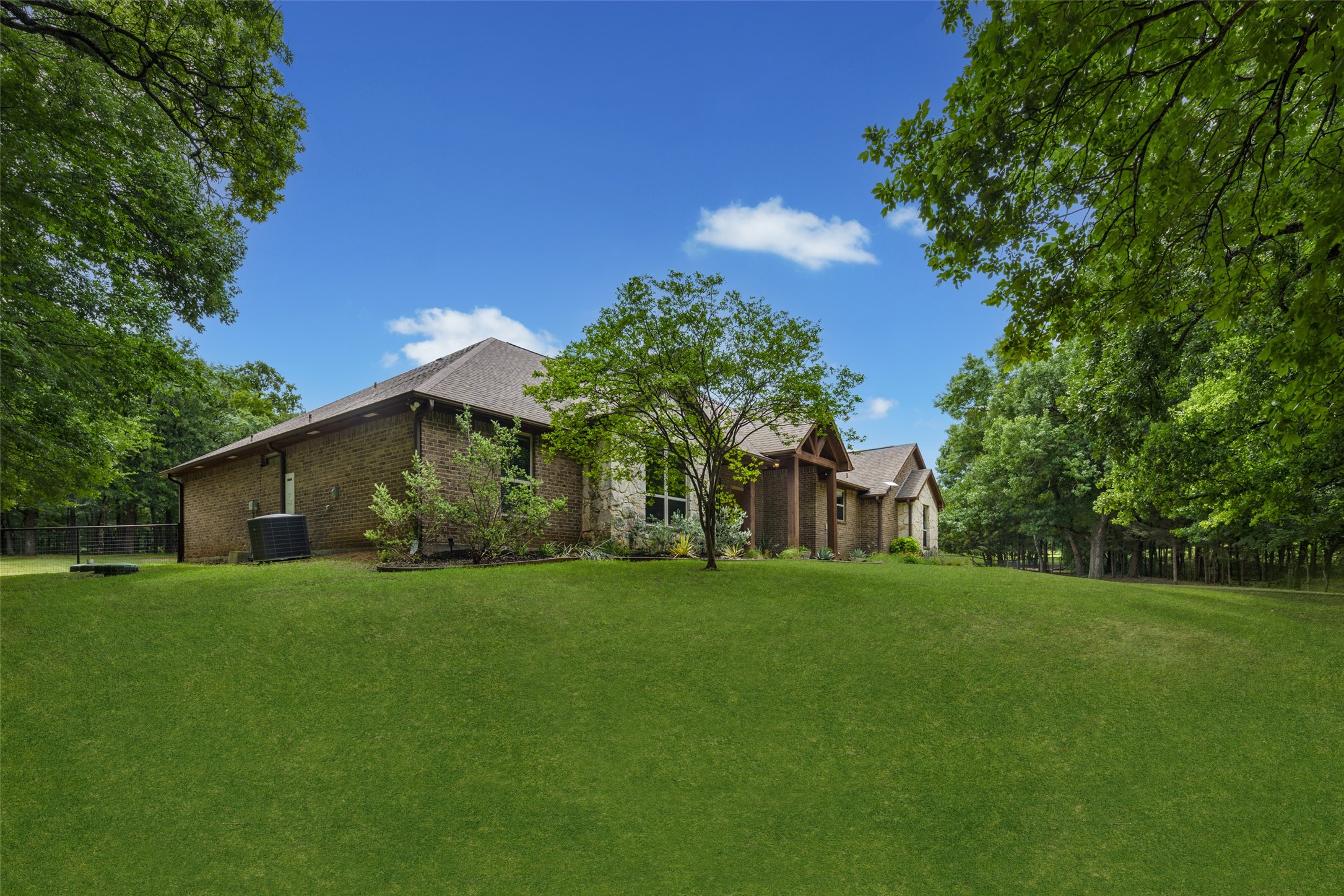 247 River Bend Trail Combine TX 75159