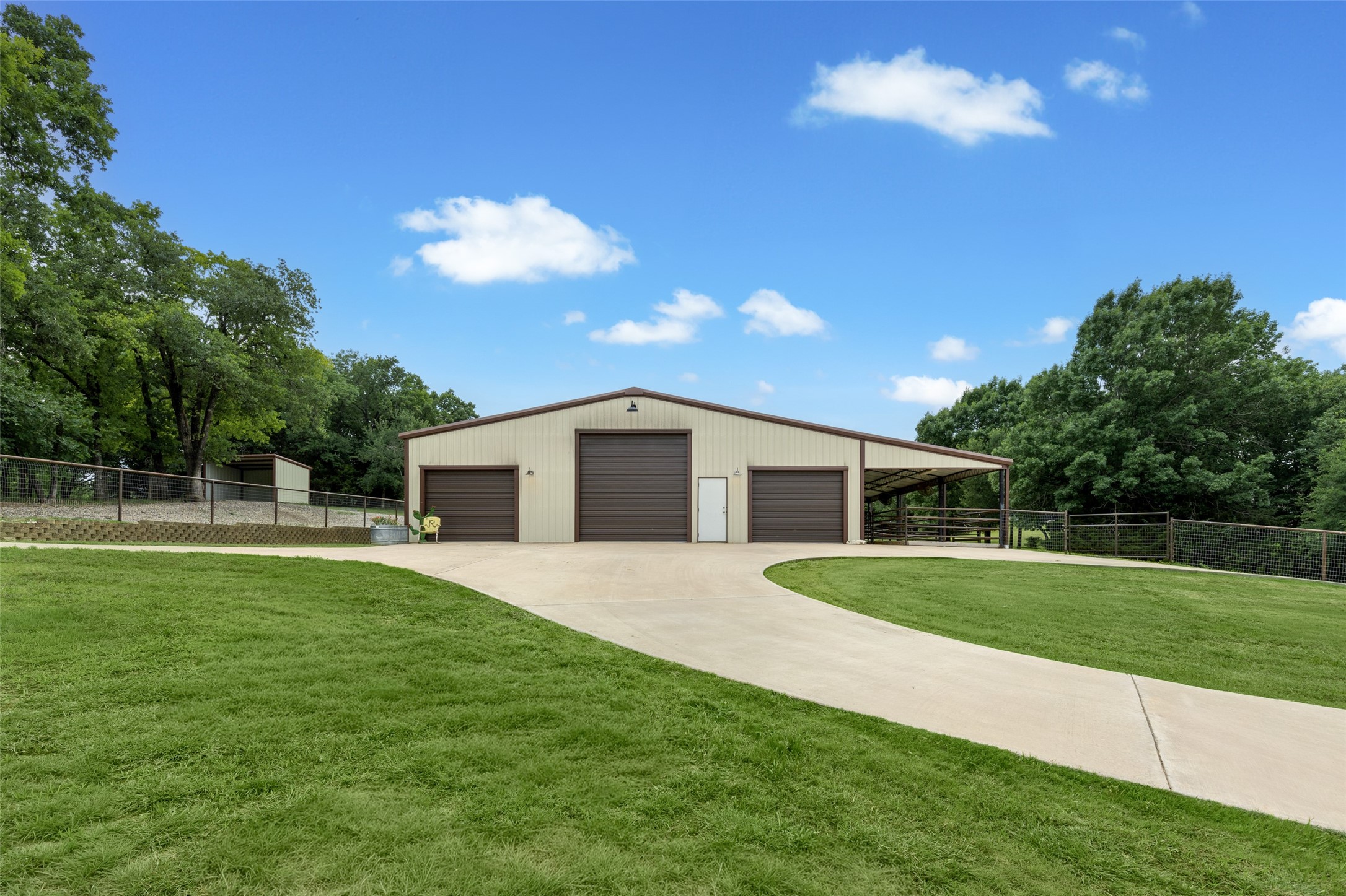 247 River Bend Trail Combine TX 75159