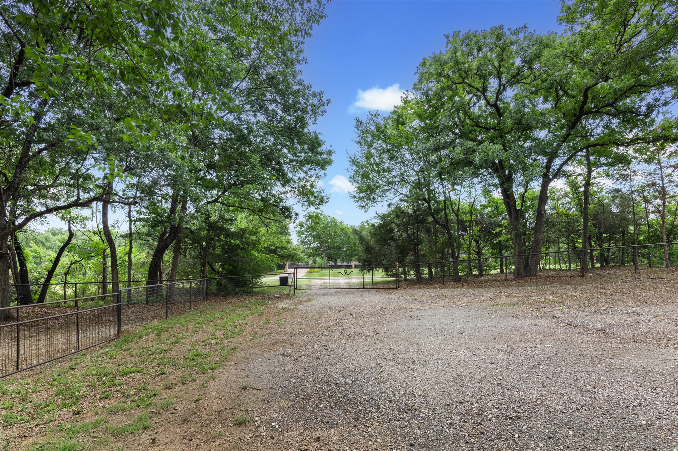 247 River Bend Trail Combine TX 75159