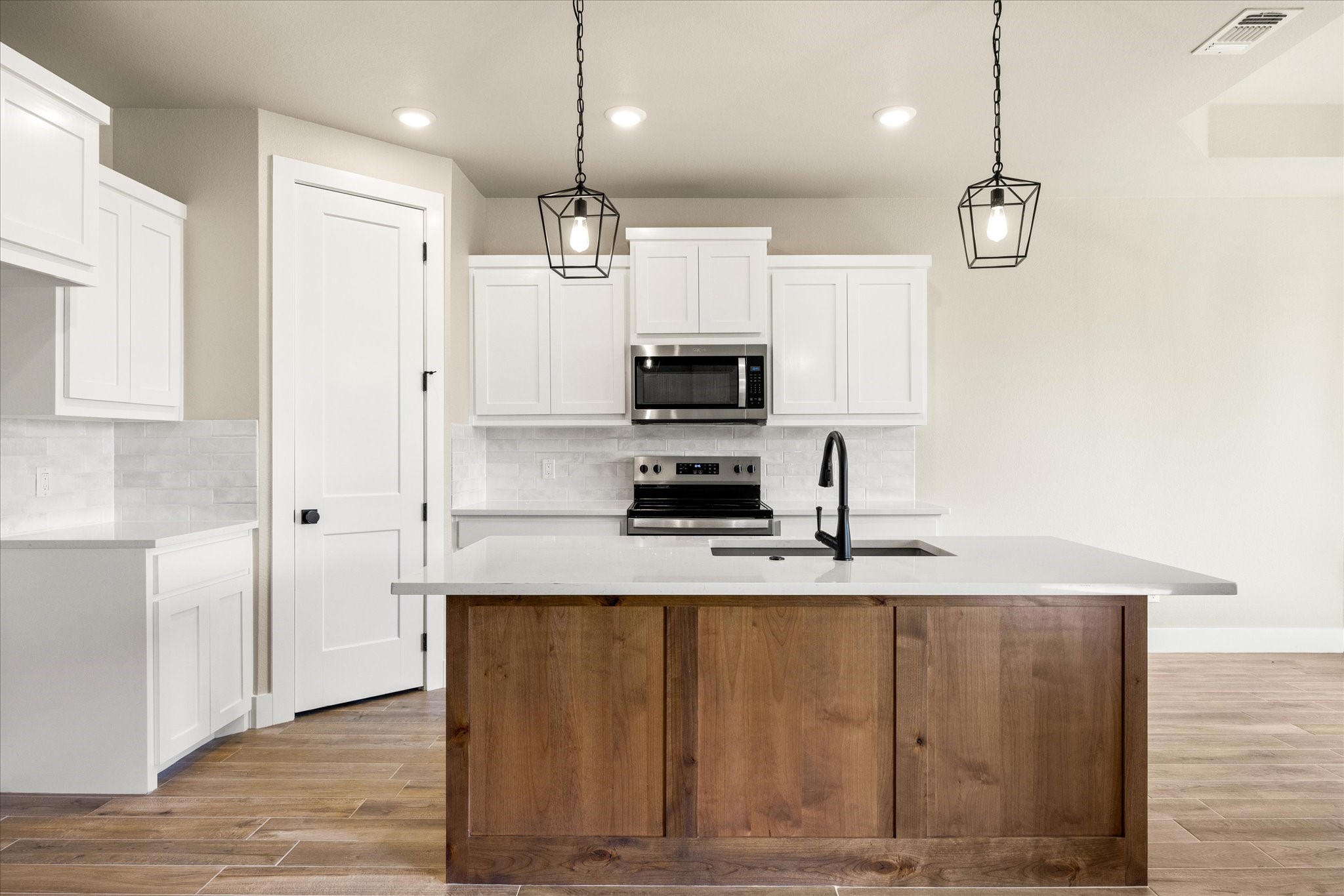 2209 Snake River Drive Granbury TX 76048
