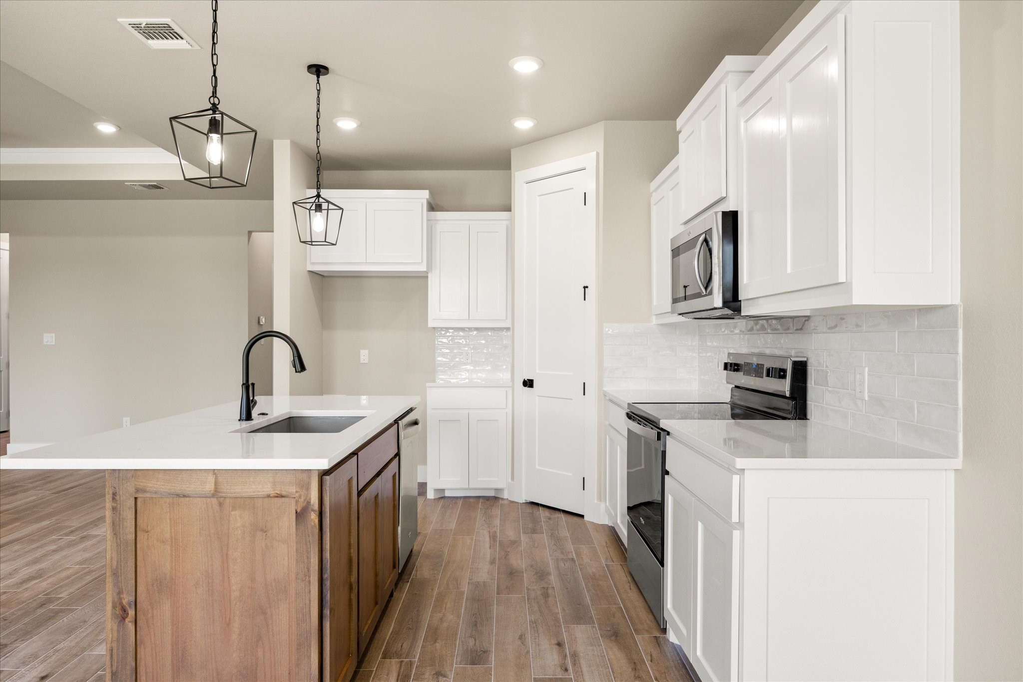 2209 Snake River Drive Granbury TX 76048