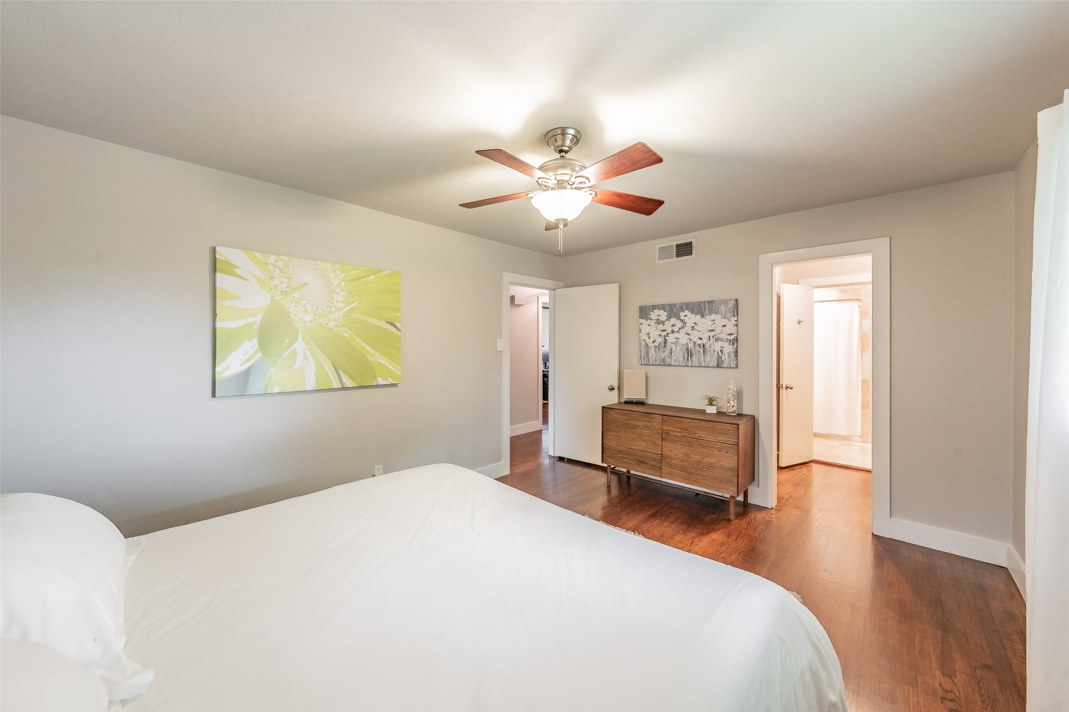 3249 Regent Drive Dallas TX 75229