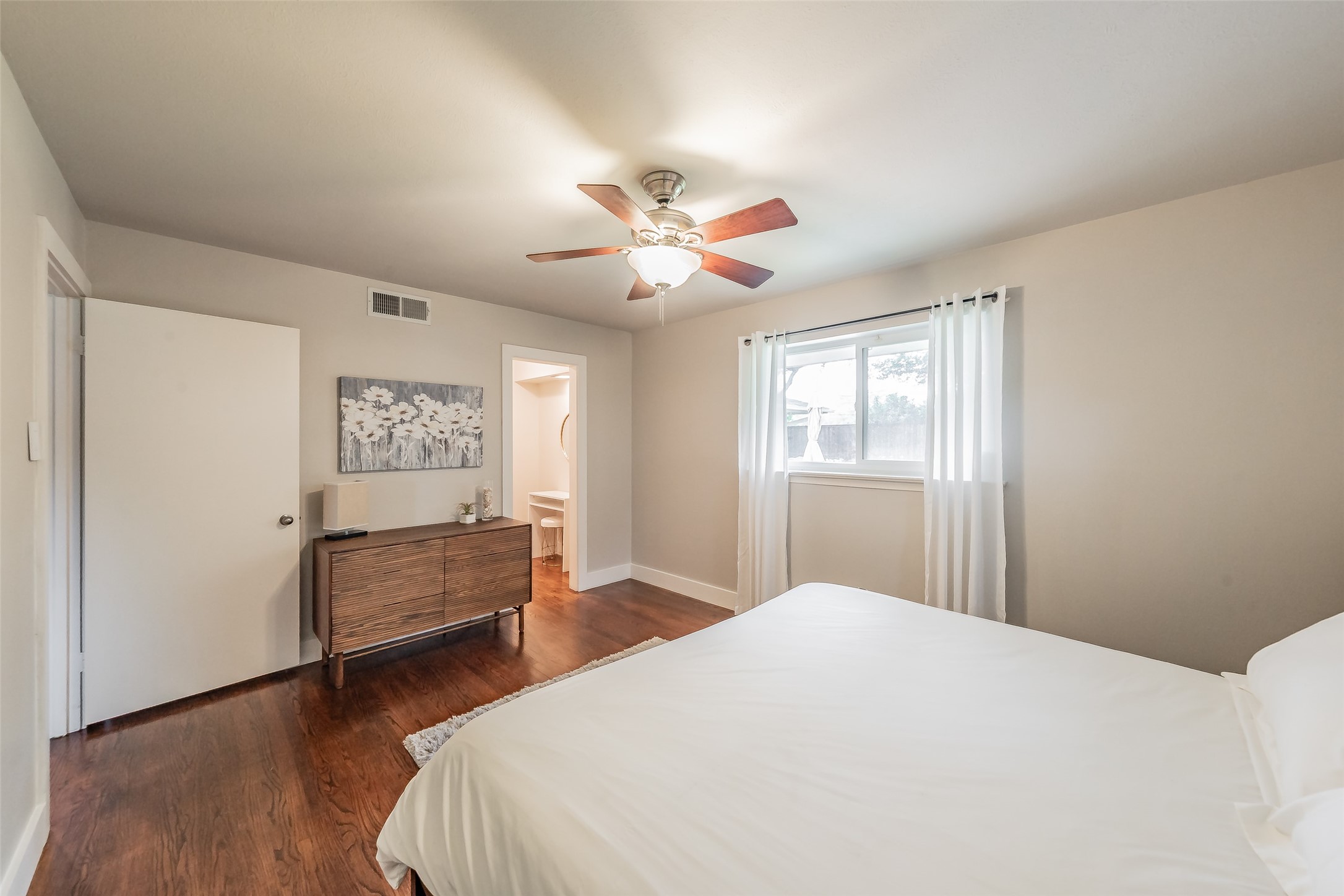 3249 Regent Drive Dallas TX 75229