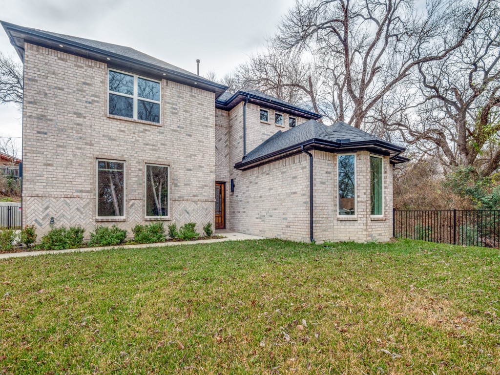 974 Woodacre Drive Dallas TX 75241