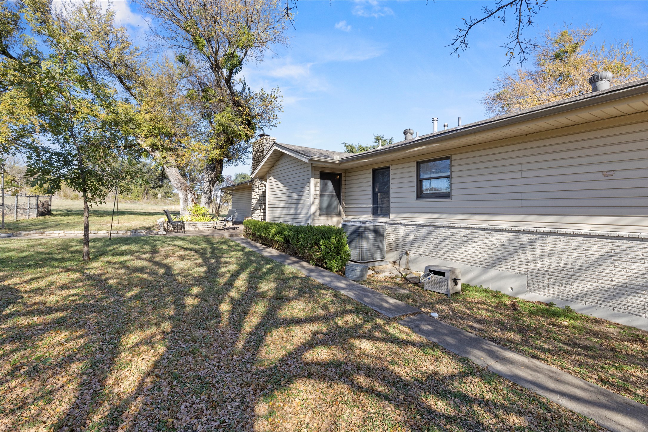 1829 N Main Street Weatherford TX 76085