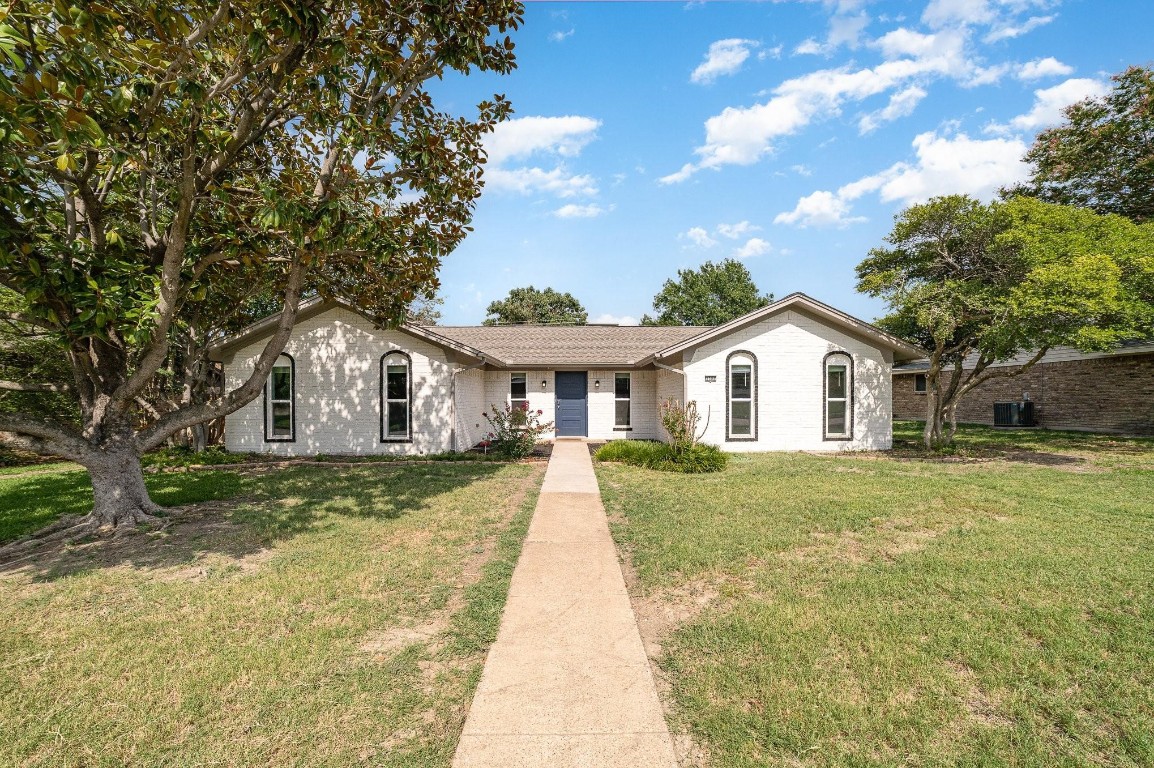 2308 Roundrock Trail Plano TX 75075