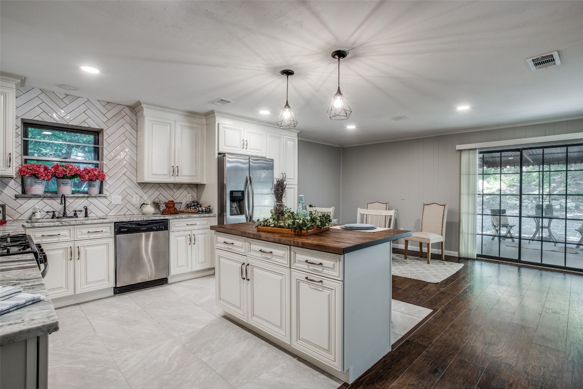 623 Cove Hollow Drive Dallas TX 75224